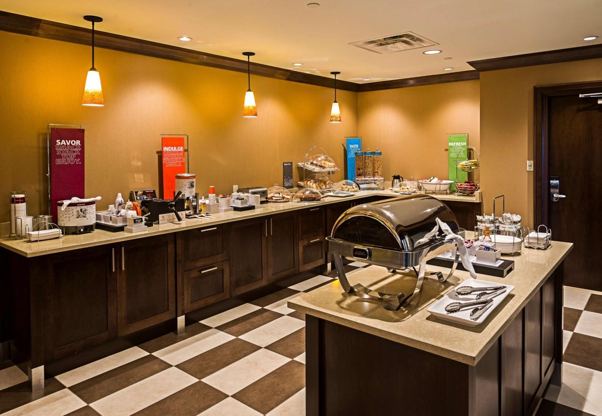 Hampton Inn By Hilton Ottawa Airport Exterior foto